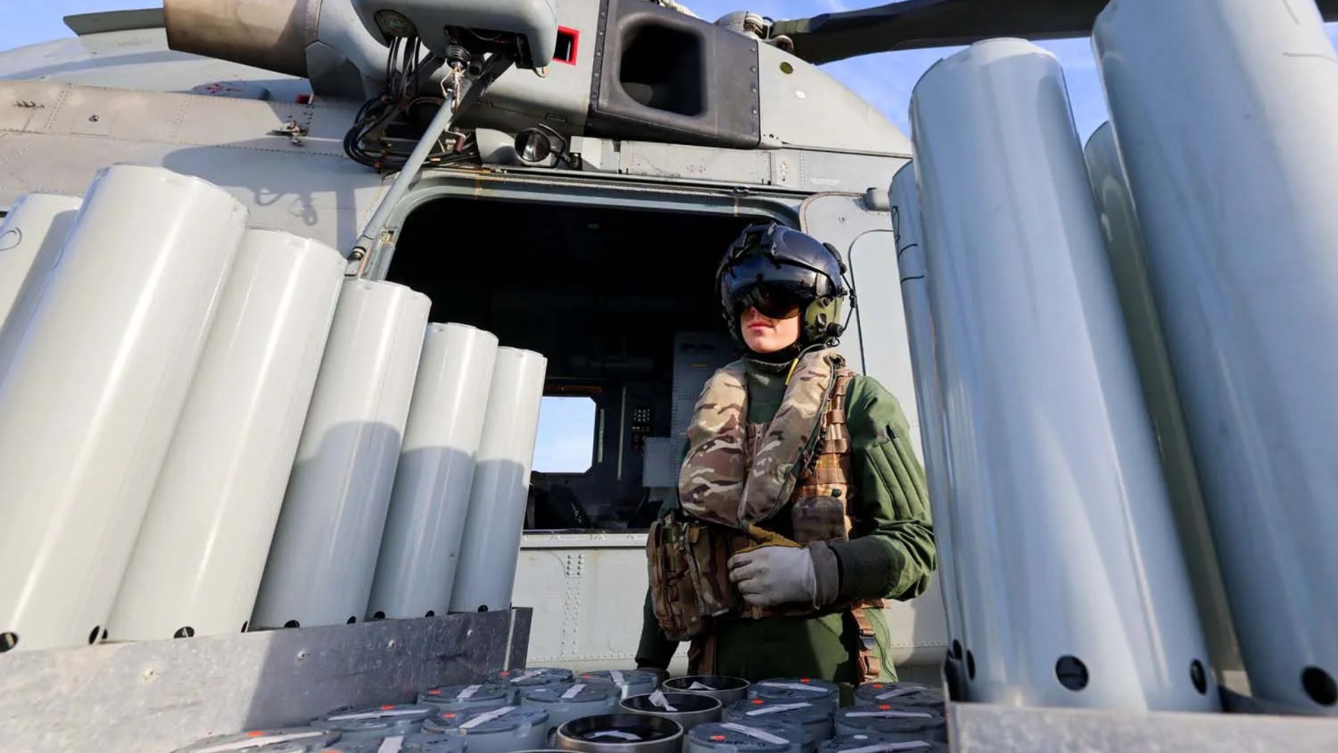 he Royal Navy's Merlin Mk2 helicopter can carry a total of up to 30 sonobuoys