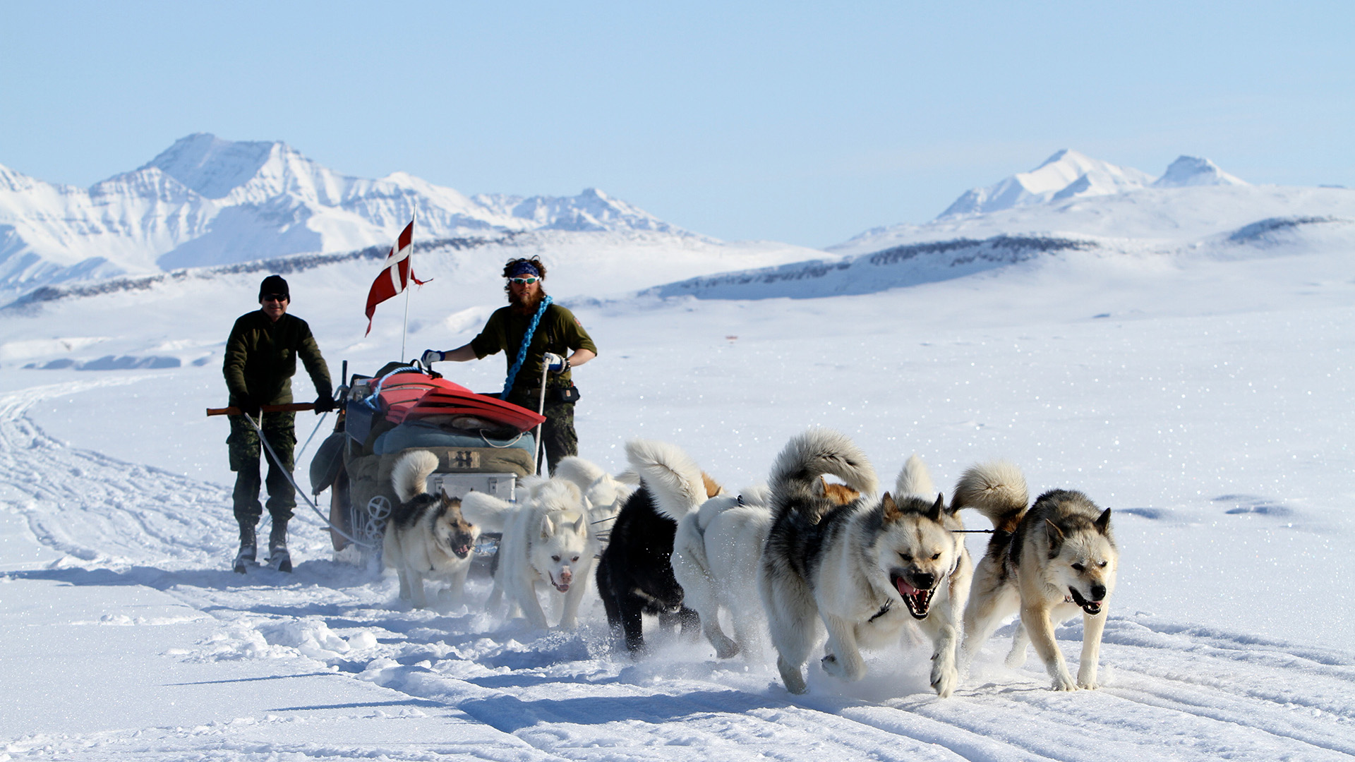 The Sirius dog sledge patrol in action