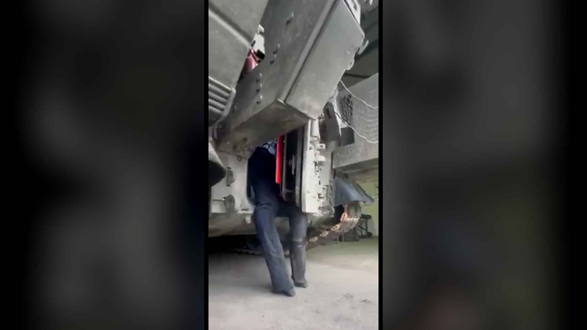 The rear door closes on the test dummy, but it is not known at what point during the testing cycle this took place or whether it's a problem that's now been addressed