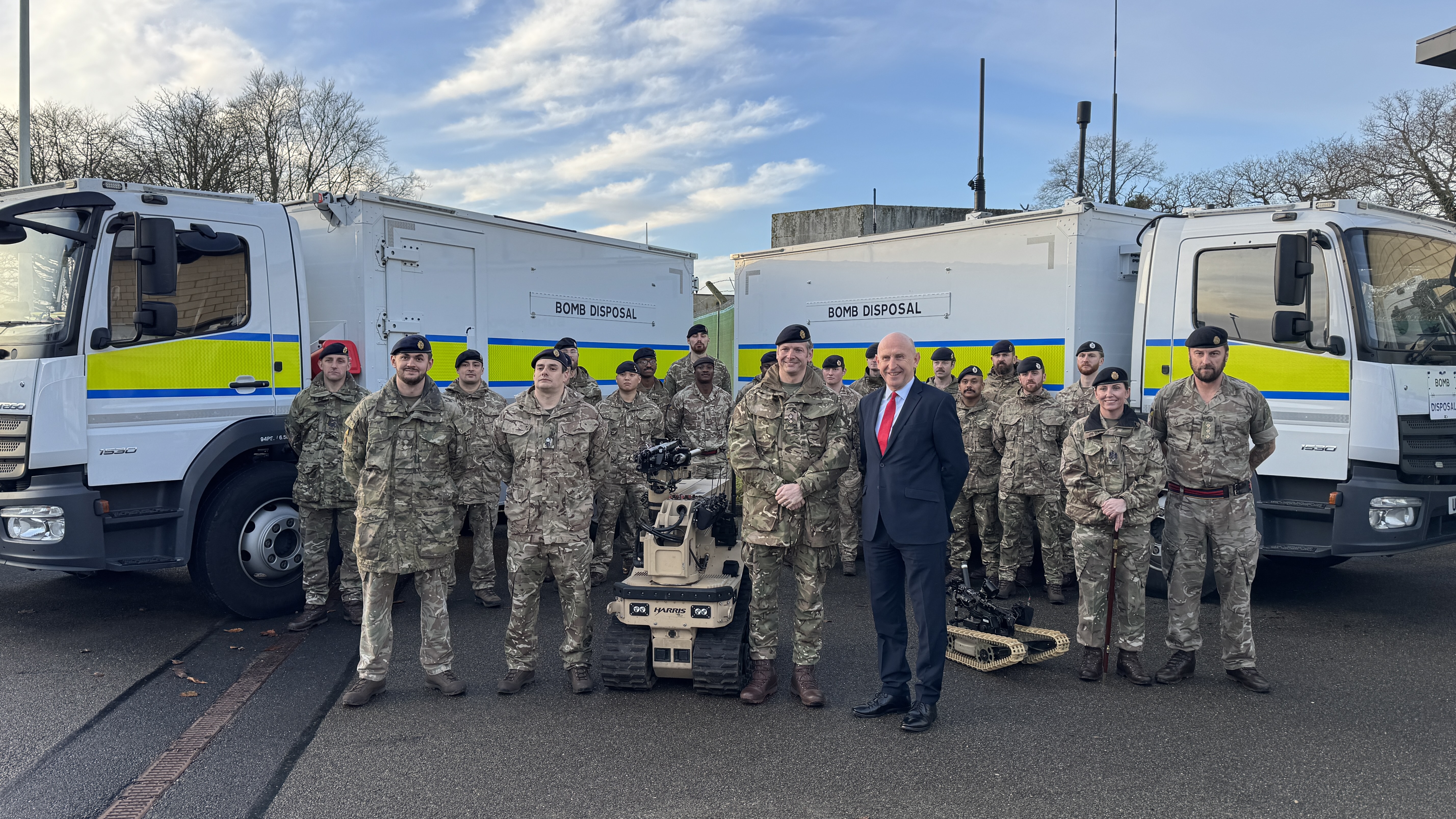 Healey meets EOD personnel at Colchester