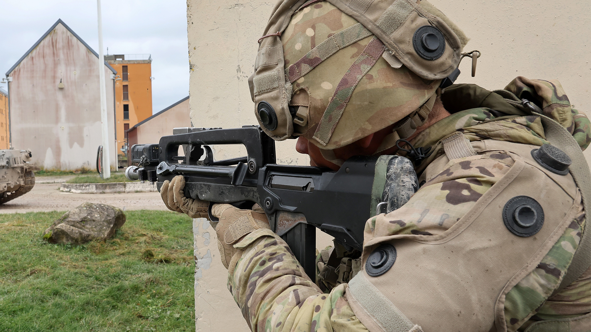 A soldier from 1st Battalion The Royal Yorkshire Regiment uses a FAMAS F1 assault rifle during an exercise in France, one of the few bullpups to be operated by a Nato nation