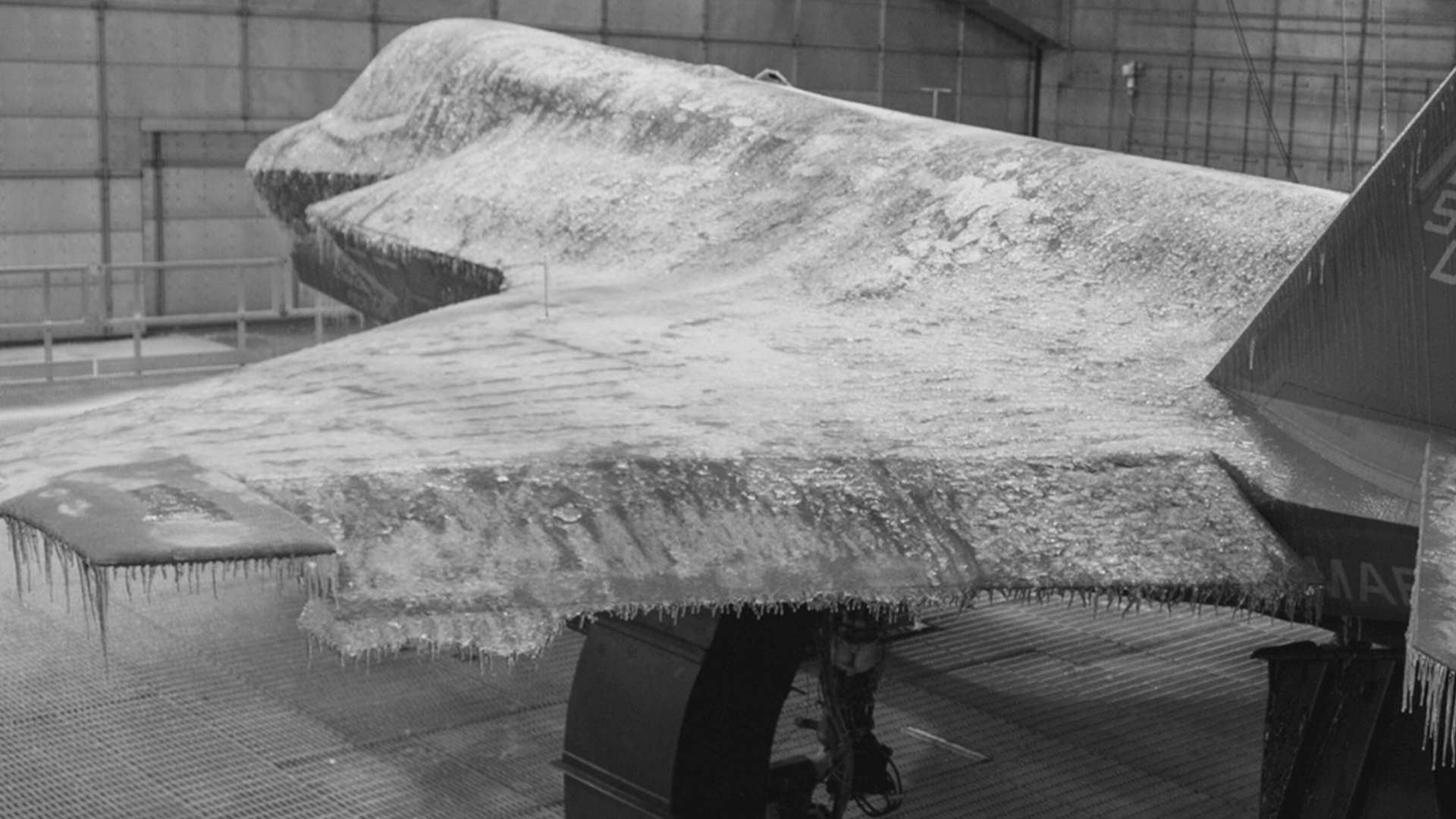 A sheet of ice has now formed over the Lightning II, affecting the wing's ailerons and flaperons