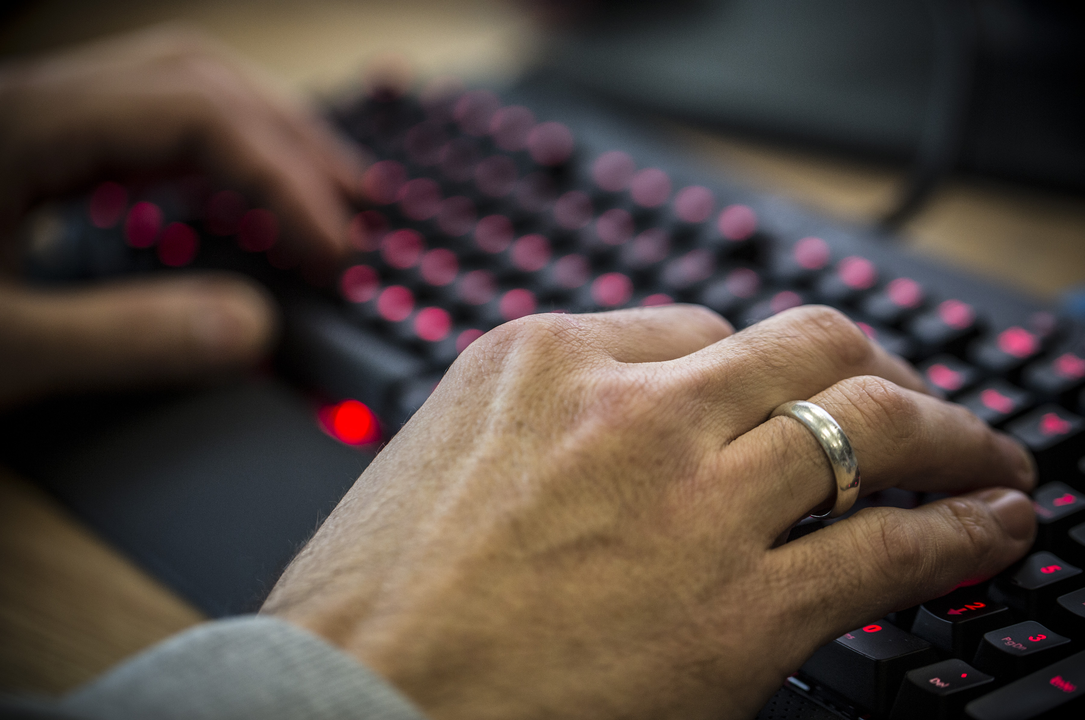 Cyber - Using a computer keyboard CREDIT MOD