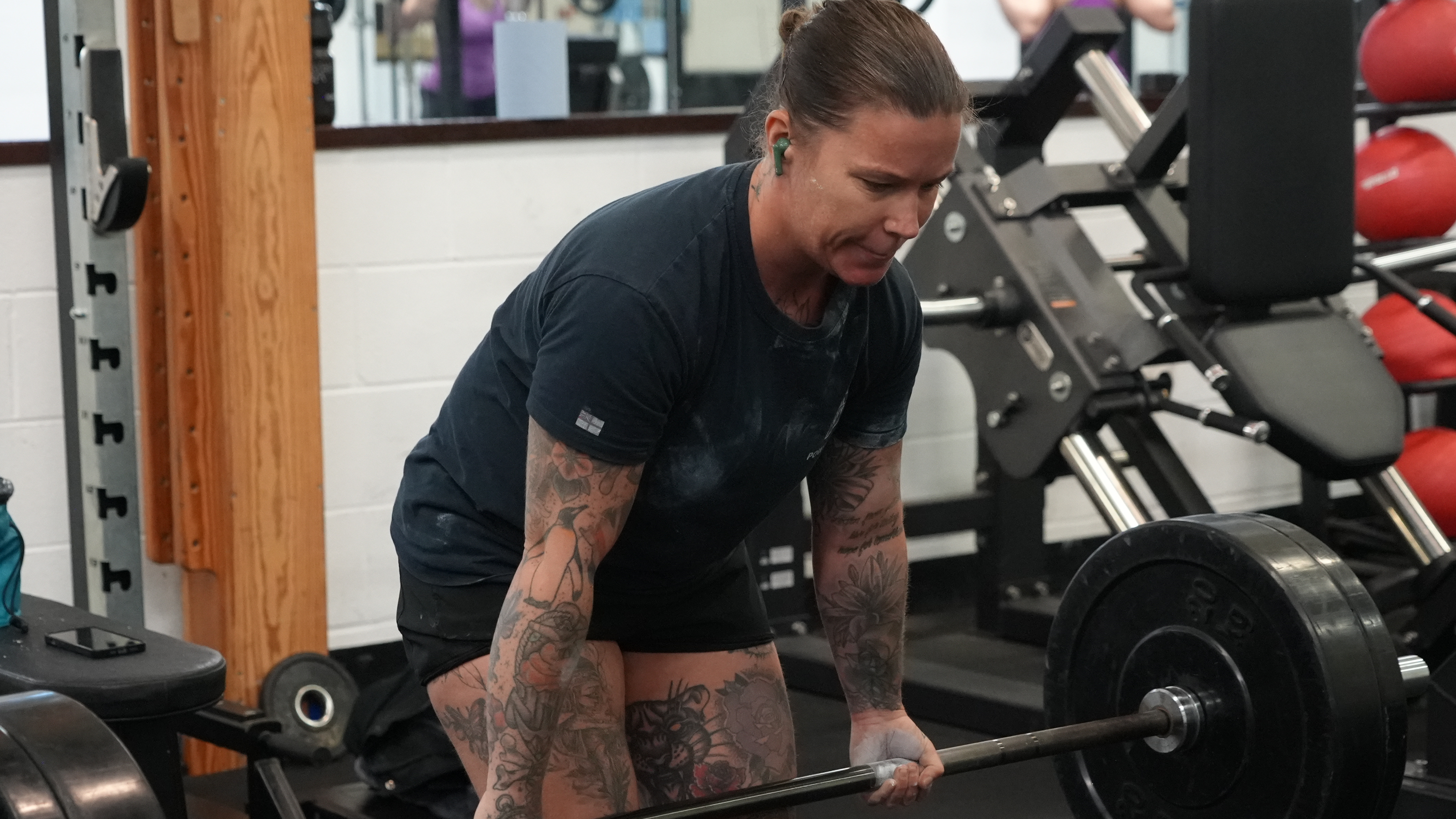 Powerlifter Leading Hand Maria Richards deadlifting