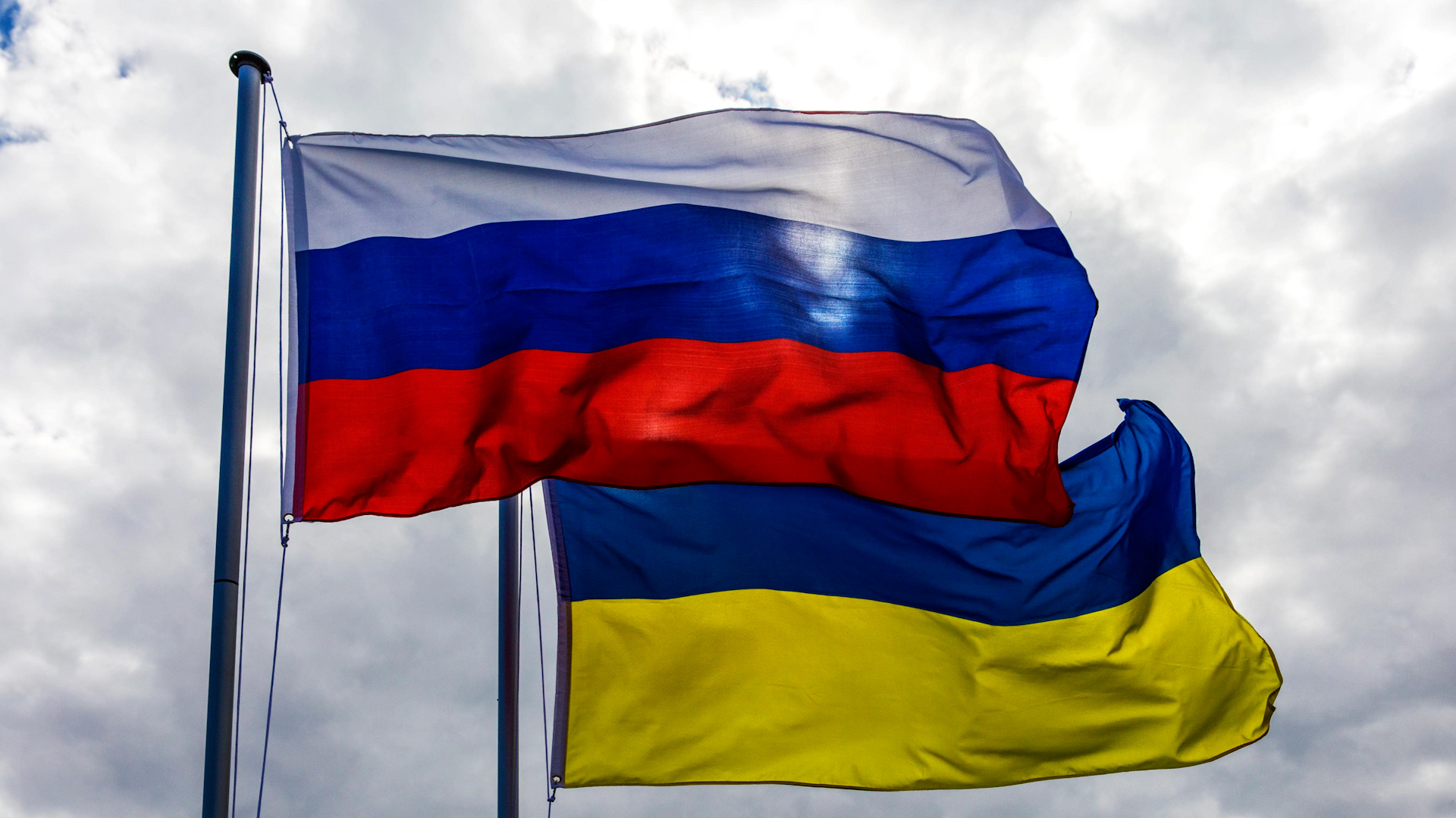 Flag of Russia and Ukraine in Berlin (Picture: Alamy).