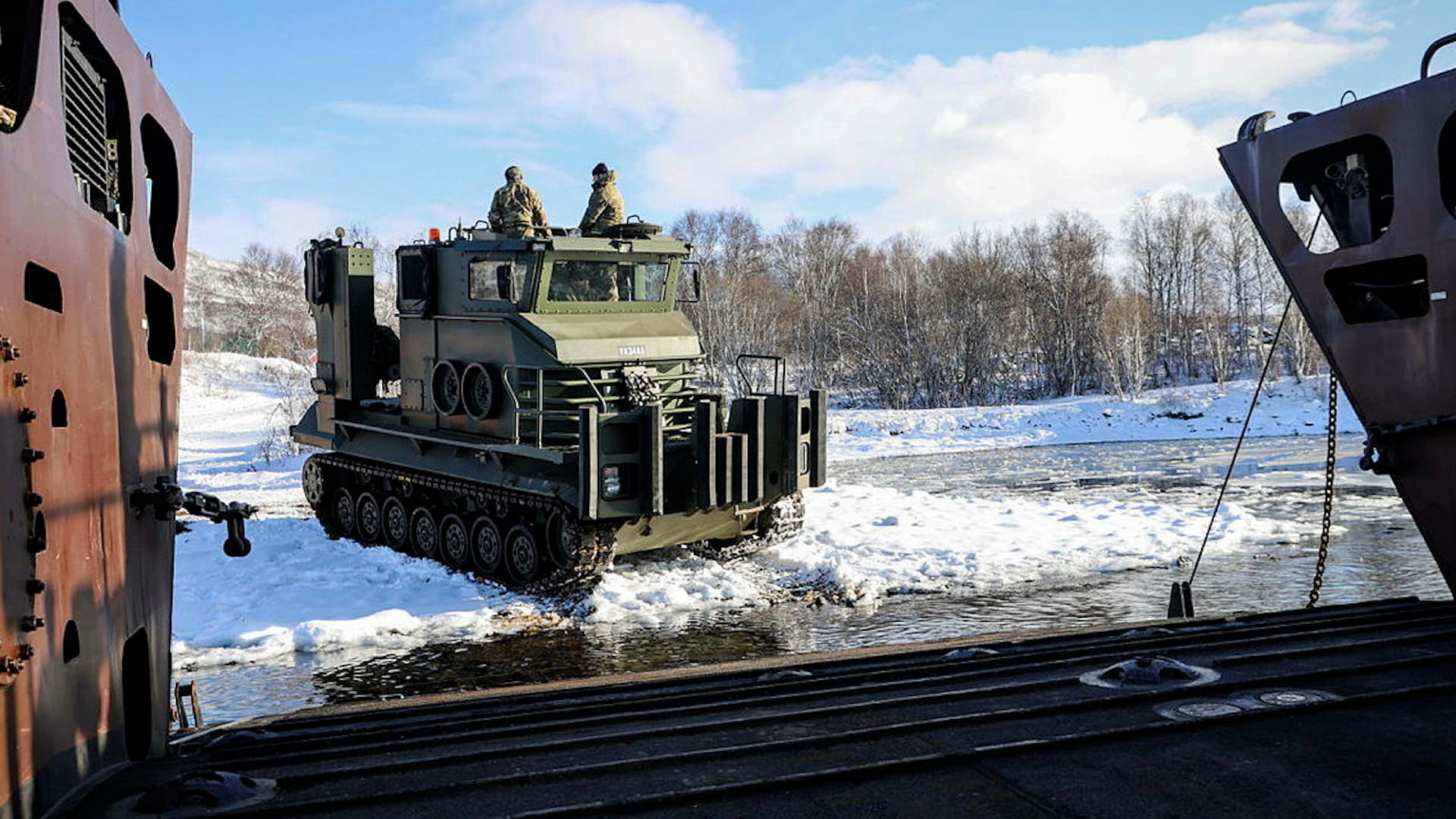 HMS Albion’s Beach Recovery Vehicle CREDIT MOD.jpg