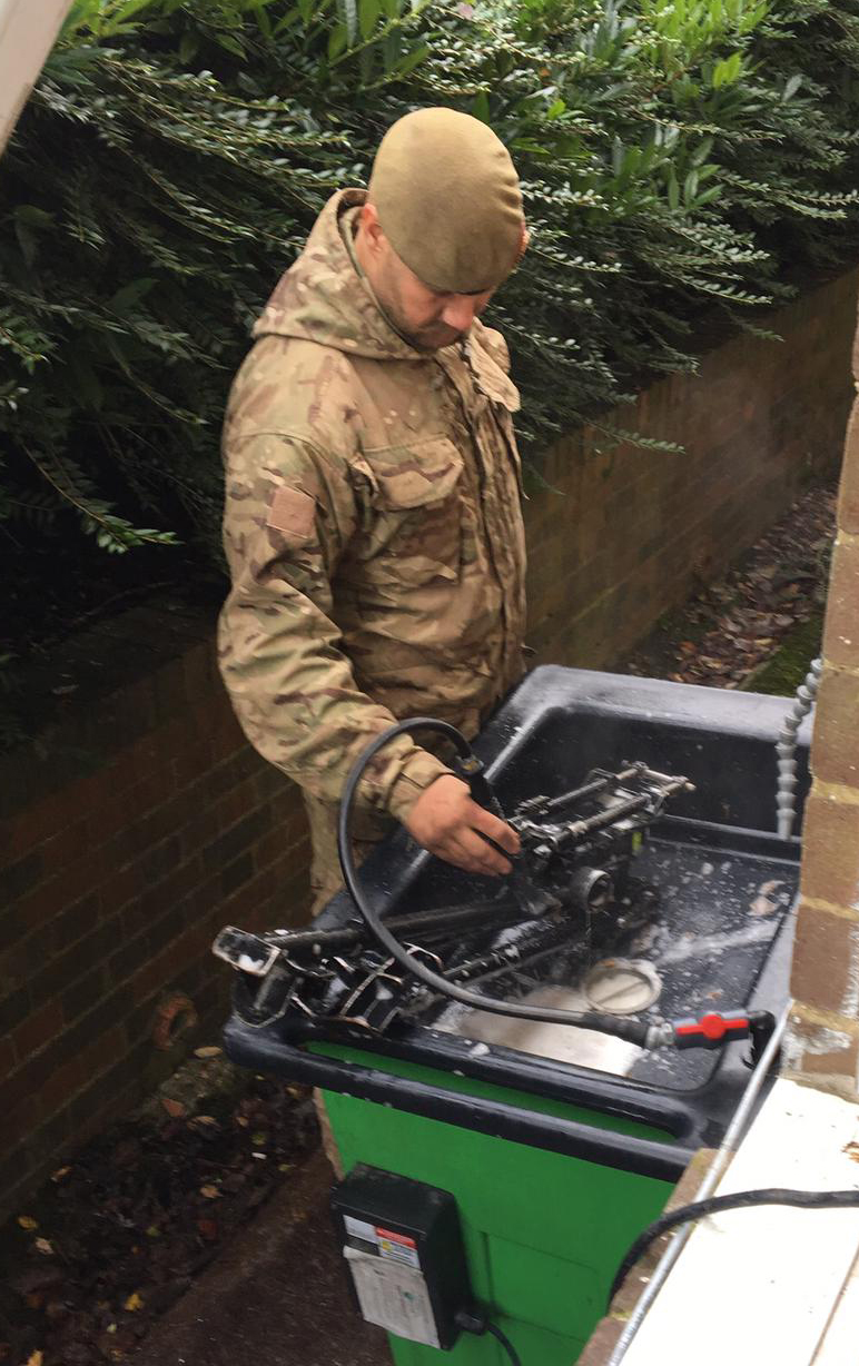 Ultrasonic Cleaning Bath used to clean GPMG parts during a trial. Credit: Sgt Dan Birks