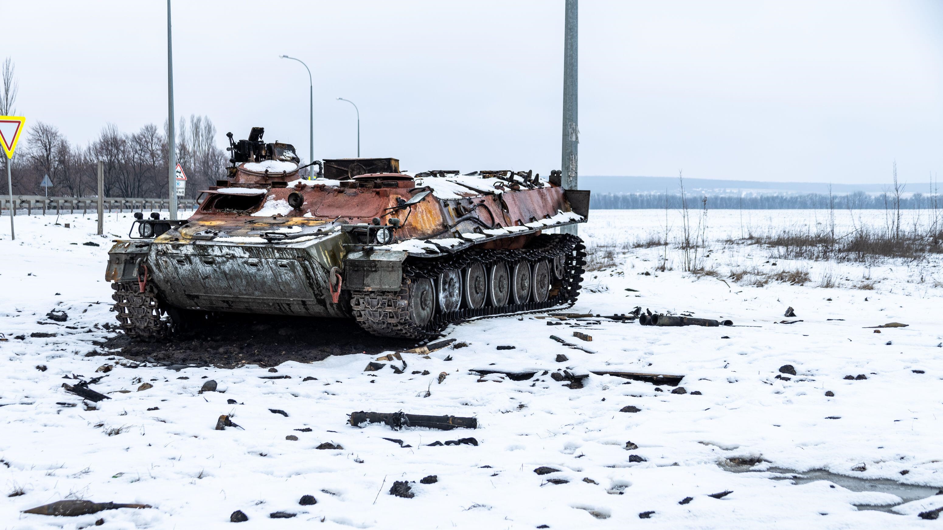 Image ID 2HT4TA1 A disabled Russian Armored Personel Carrier (APC) on the northern outskirts of Kharkiv, Ukraine 260222 CREDIT COLLIN MAYFIELD, SIPA USA, ALAMY STOCK PHOTO.jpg