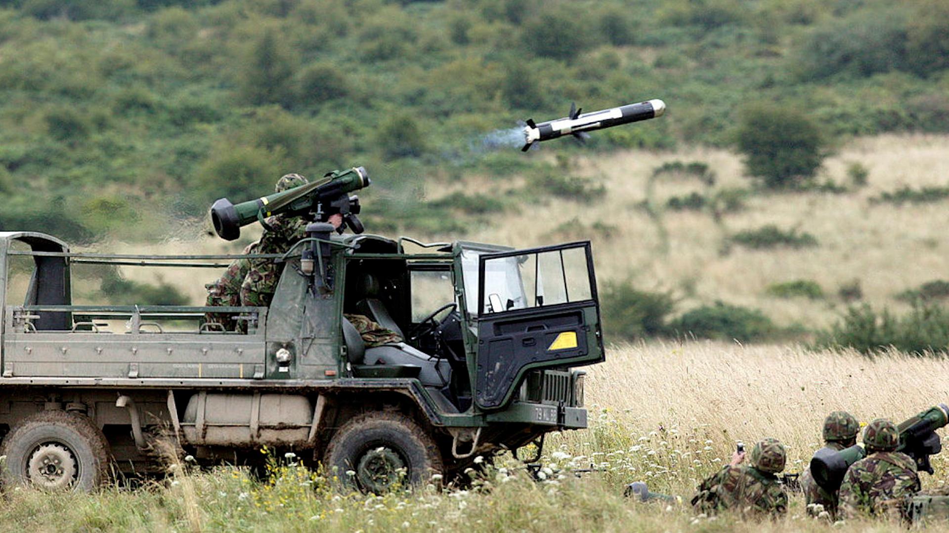 Pinzgauer javelin firing CREDIT MOD.jpg