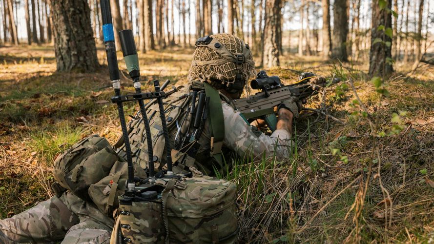 Meanwhile, this para was using Neo jamming equipment to provide a bubble of protection from the US drones Meanwhile, this para was using Neo jamming equipment to provide a bubble of protection from the US drones