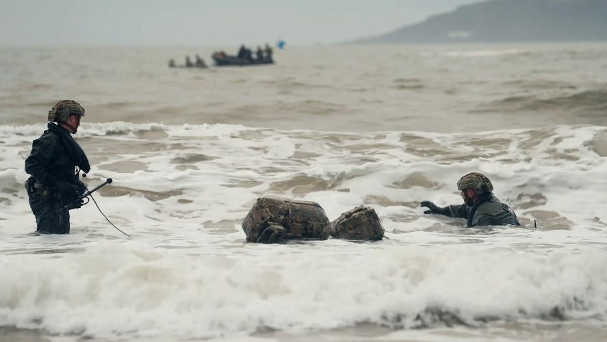 SRTs are tasked with surveying and gathering intelligence on potential landing sites to secure beachheads for 3 Commando Brigade They are tasked to survey and gather intelligence on potential landing sites to secure beachheads for 3 Commando Brigade