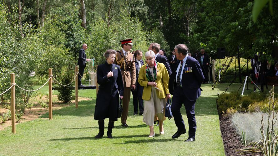 Princess Anne at CWGC unveiling cred CWGC