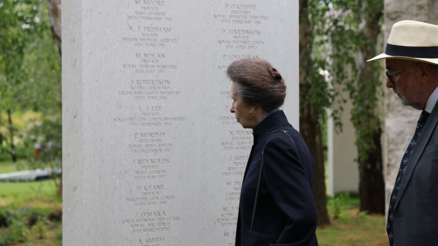 Princess Anne at CWGC unveiling cred CWGC