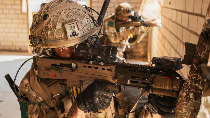 It was now 3 Para's turn to take the role of the defender, repelling attempts to take the building by the US cavalry soldiers It was now 3 Para's turn to take the role of the defender, repelling attempts to take the building by the US cavalry soldiers
