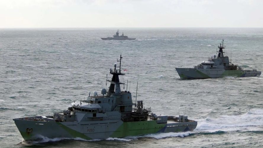 P283 HMS Mersey and P282 HMS Severn shadow Russian vessel RFN Boikiy Severn and Mersey shadow Boikiy