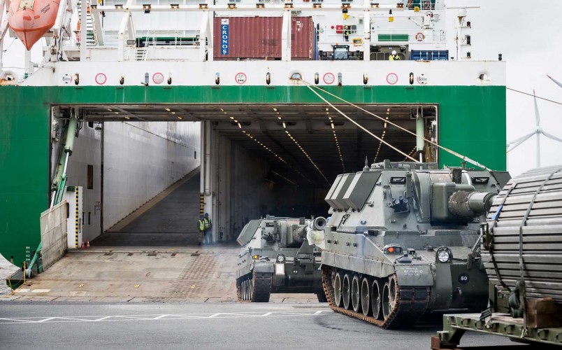 AS90 Howitzers Can Hit Targets 24km Away AS90 Howitzers Can Hit Targets 24km Away