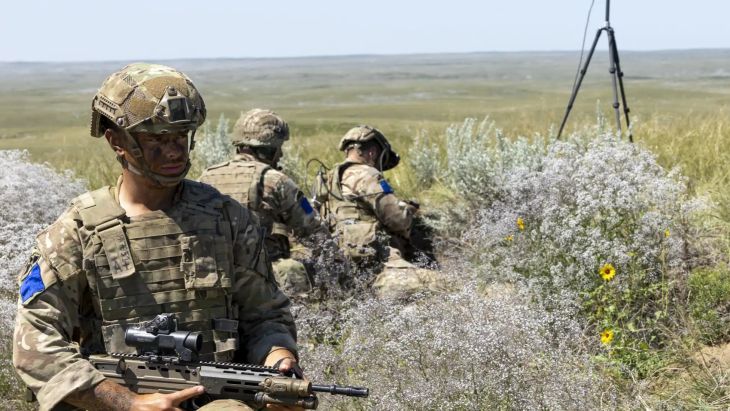 2 Para soldiers prepare a Scorpio 1000 FPV drone for use on Exercise Rhino Bizz at BATUS (Picture: MOD)