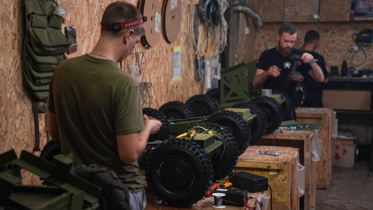 engineers and soldiers from Ukraine's Third Separate Assault Brigade build the Spextr at an undisclosed location in eastern Ukraine (Picture: BFBS)