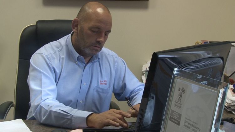 D.J. Rees decorating D.J. Rees decorating