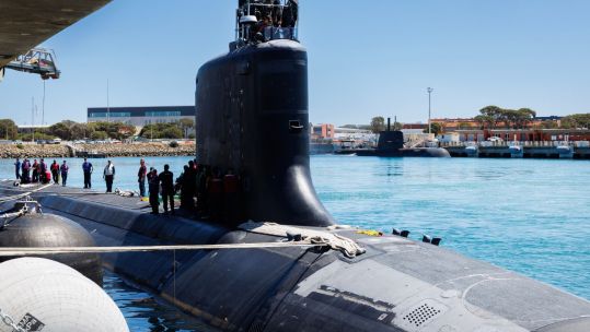 Virginia-class submarine USS Colorado arrives at HMAS Stirling in Western Australia for a scheduled maintenance period (Picture: Australian Defence Ministry)