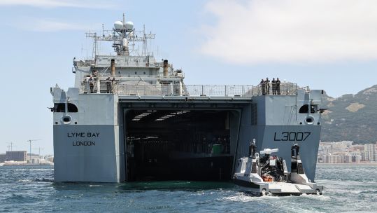 RNMB Ariadne coming into dock on RFA Lyme Bay (Picture: Royal Navy)