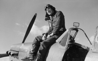 300326 WW2 flying 'ace' Flying Officer Leonard Haines of No. 19 Squadron on his Supermarine Spitfire Mk I in September 1940 NO REUSE CREDIT piemags