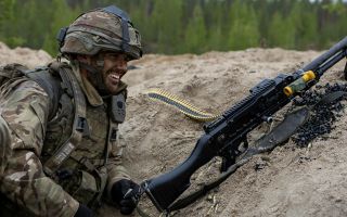 All personnel, like this GPMG gunner from 3 Para, are to benefit from a 3.6% pay rise - a figure hailed by the Chief of the Defence Staff (Picture: MOD)